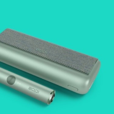 &amp;amp;amp;amp;amp;quot; جهاز IQOS ILUMA باللون الأخضر الزمرّدي. &amp;amp;amp;amp;amp;quot;